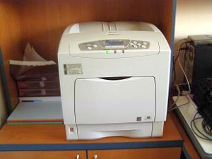 laserová tiskárna